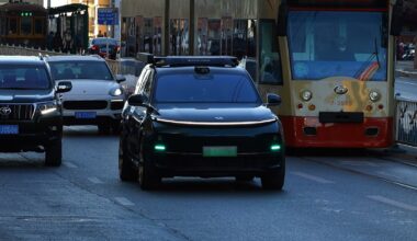 A file photo shows a Li L9 with its smart driving blue indicator light on.