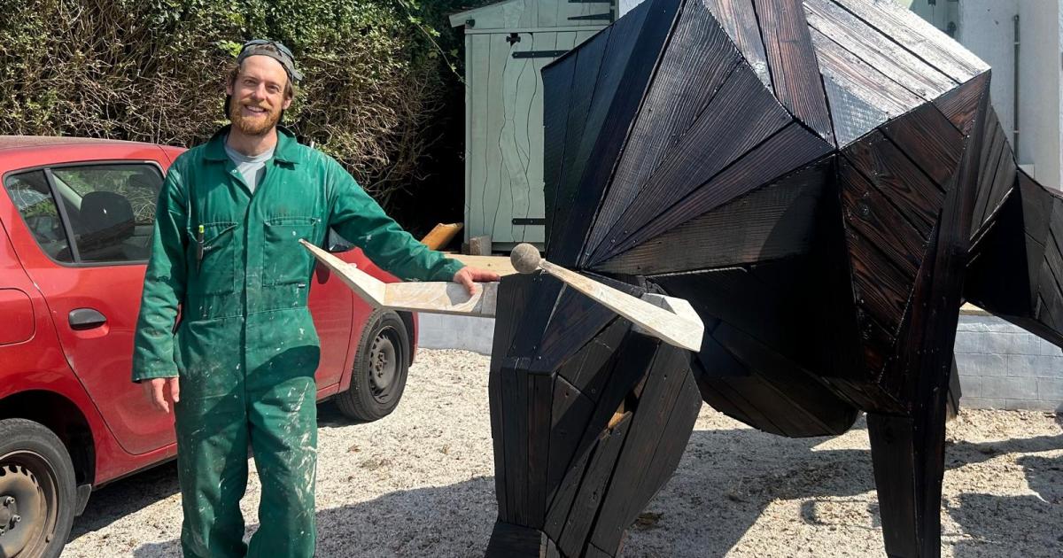 Salisbury artist unveils El Bravo ahead of New Forest Show