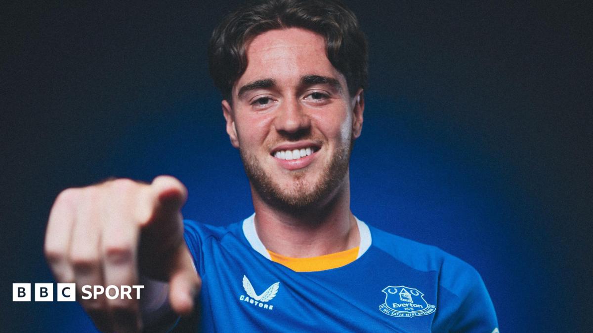 New Everton signing Hayden Hackney