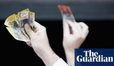 Australia’s median wealth falls almost 7% since 2020 despite the rich getting richer, report says | Inequality