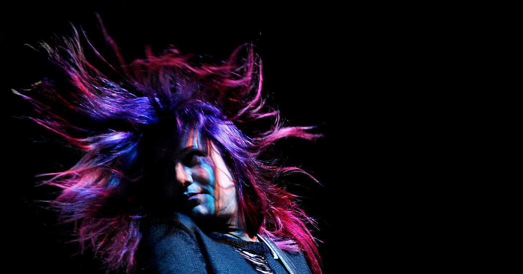 Jennifer Finch, Scalding Bassist for Alt-Rock Band L7, Dies at 59