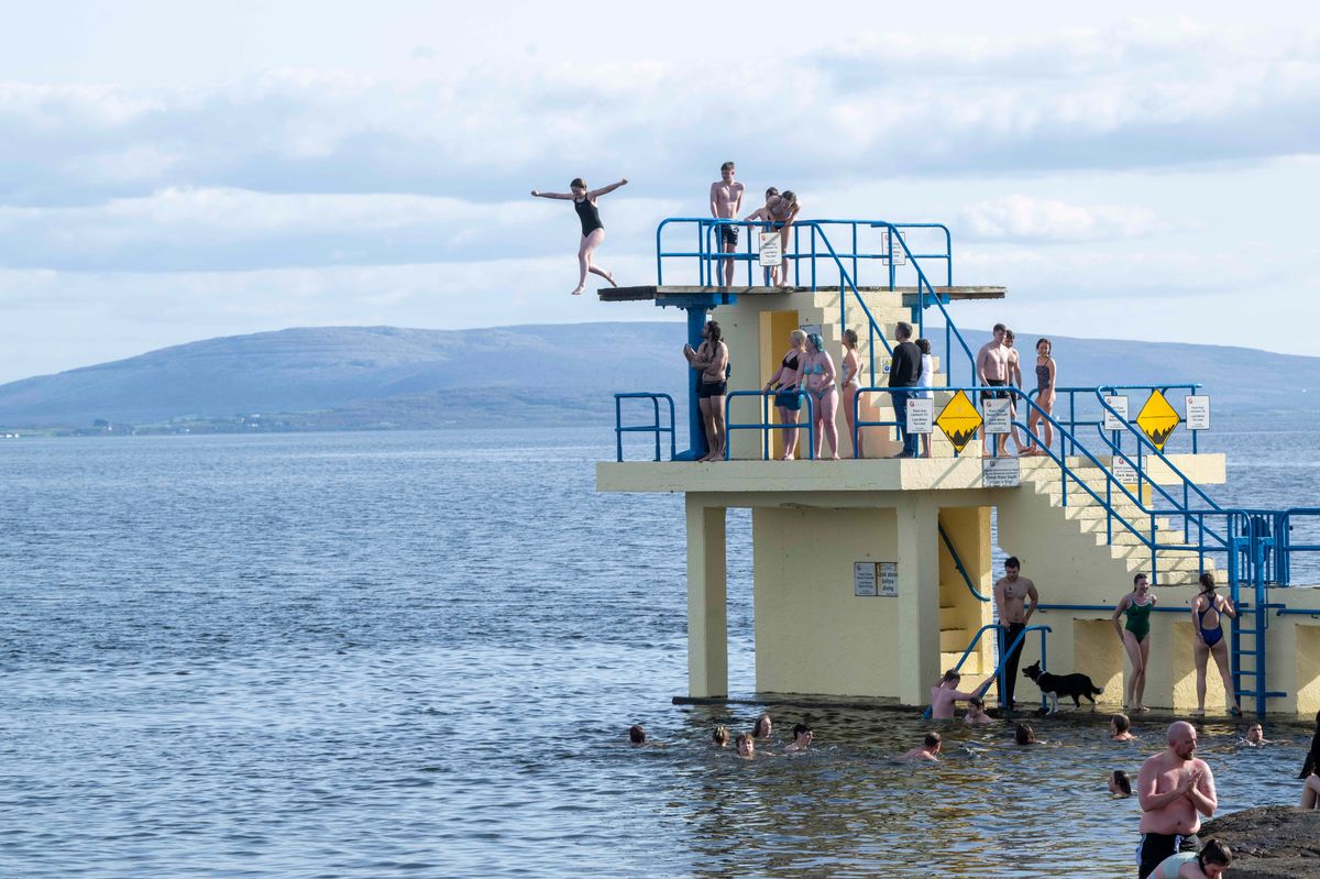 As the good weather continues, people flocked to the beaches in Salthill to catch the first of the year's sunshine