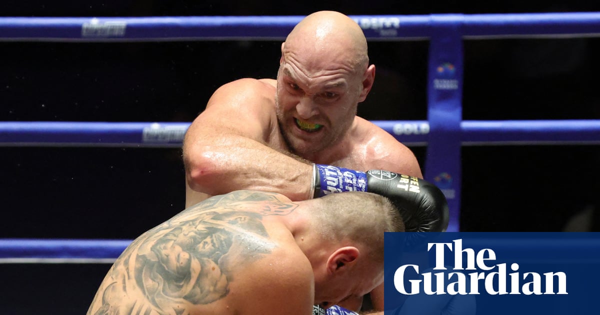 Tyson Fury defeats 46-year-old Mariusz Wach in warm-up for expected Joshua bout | Tyson Fury