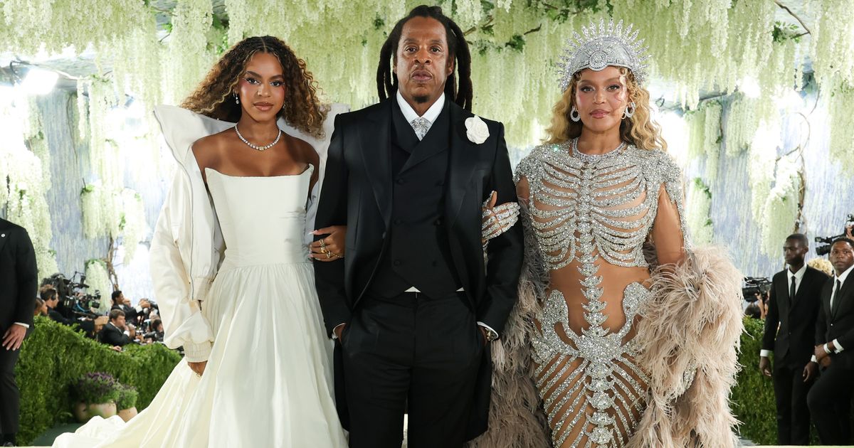Beyoncé, Blue Ivy Make Surprise Performances at Jay-Z Show