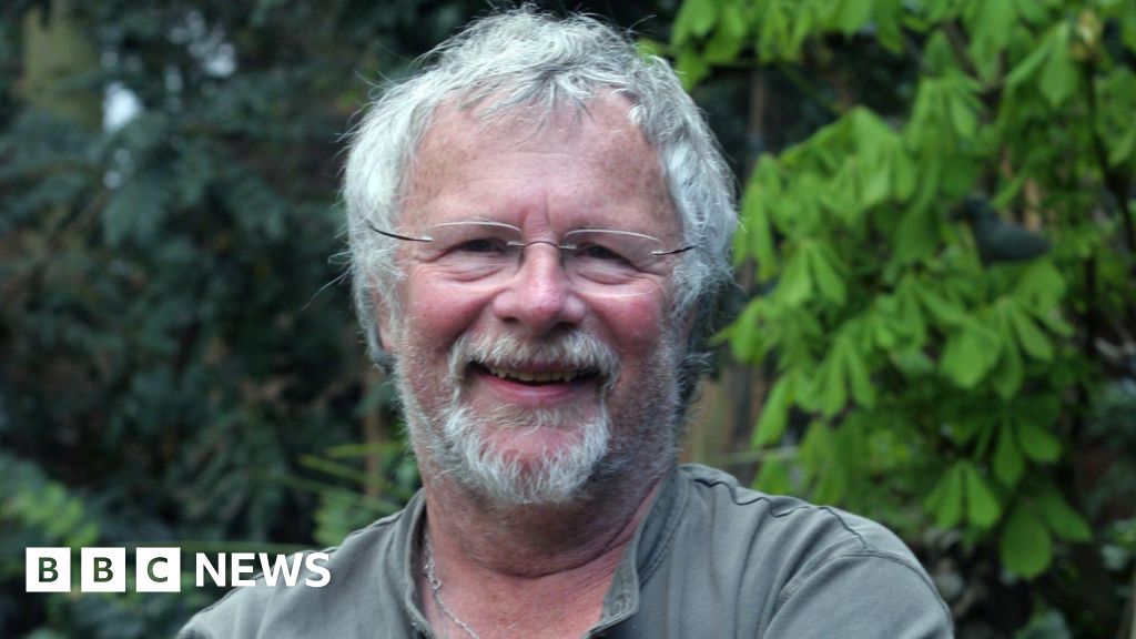 TV presenter Bill Oddie dies at 85 - BBC
