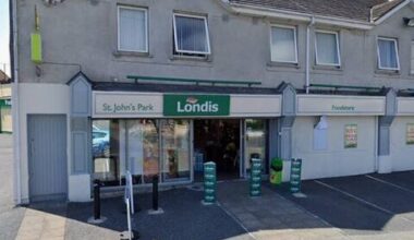 ‘No silly games’ - Panic alarm activated at Waterford store after man enters with knife and steals cash - News