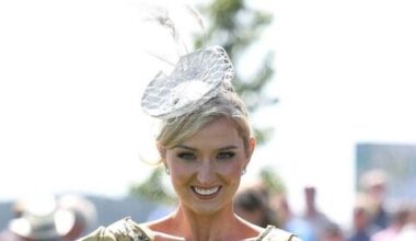 Laois woman's repurposed curtain dress wins her top style award at Curragh race day - News
