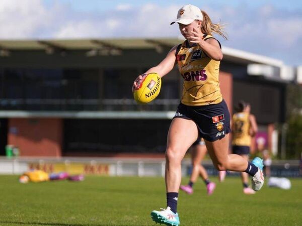 Former Kildare inter-county star Neasa Dooley will represent Ireland against Australia next weekend.