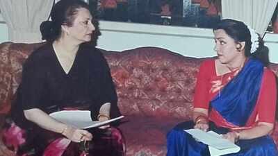 'Hema Malini illuminated hearts': Saira Banu celebrates Dreamgirl's Diamond Jubilee with RARE PICS; Recalls memories with Dilip Kumar, Mehmood, Raj Kapoor