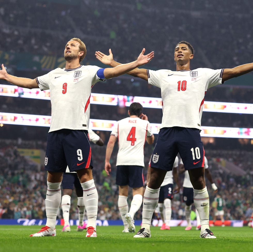 Mexico v England: Round Of 16 - FIFA World Cup 2026 mexico city, mexico july 05: jude bellingham #10 of england celebrates with teammate harry kane #9 after scoring his teams first goal during the fifa world cup 2026 round of 16 match between mexico and england at mexico city stadium on july 05, 2026 in mexico city, mexico. (photo by julian finney fifa/fifa via getty images)