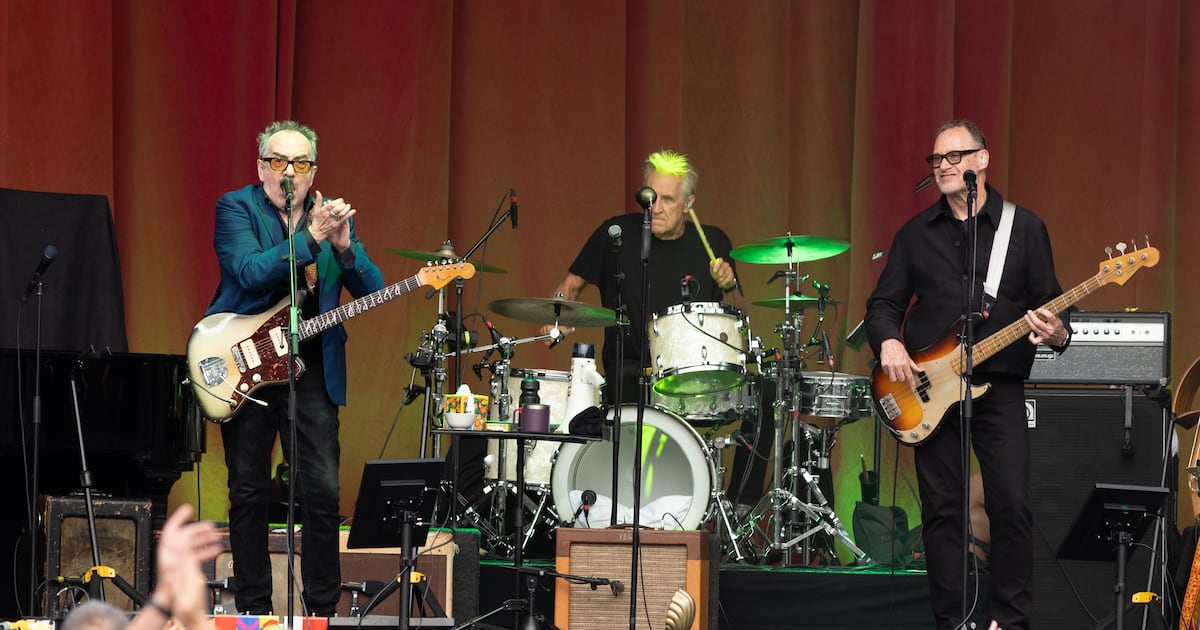 After shaky start at Iveagh Gardens, Elvis Costello finds his cowboy-booted feet – The Irish Times