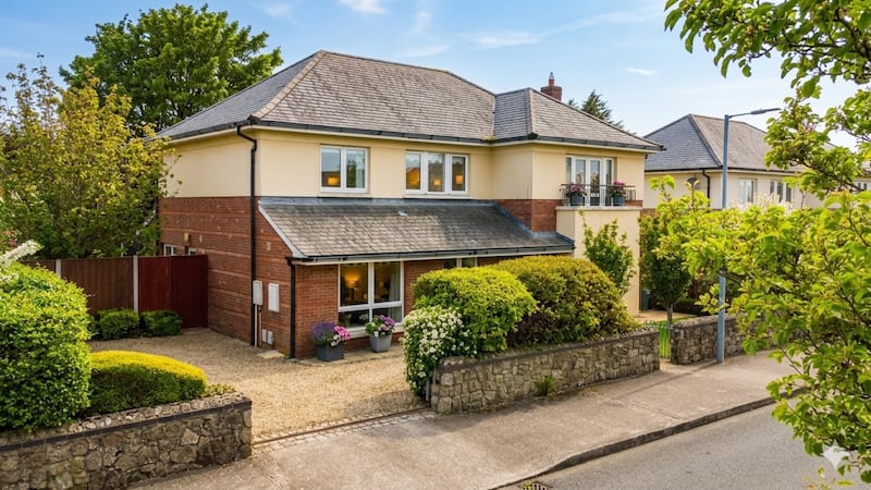 8 Kelston Park