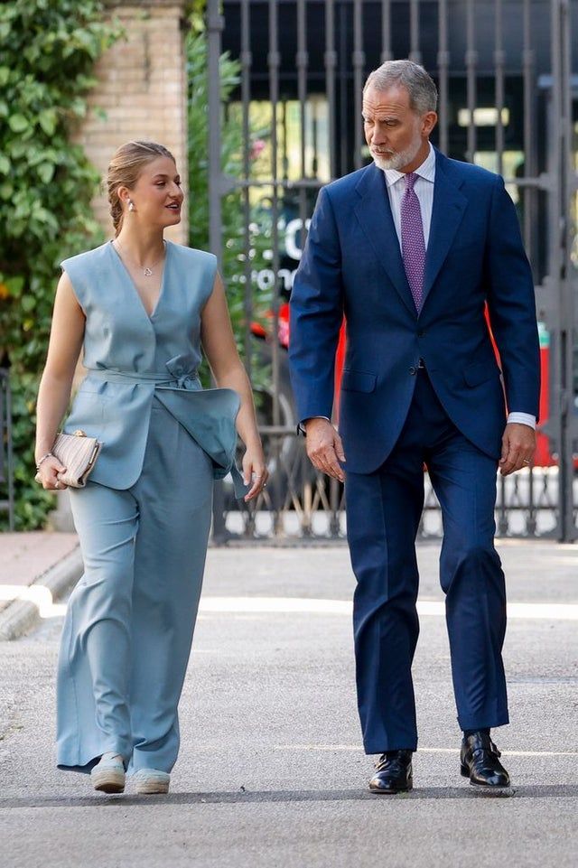 Princess Leonor remained by her father's side as the family greeted guests before the ceremony.