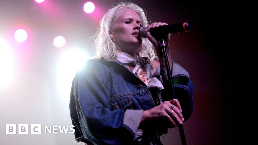 Party Rock Anthem singer Lauren Bennett dies aged 37 - BBC