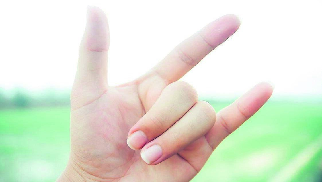 You can generate an angle of 15 degrees by spreading your index finger and you little finger at arms length.