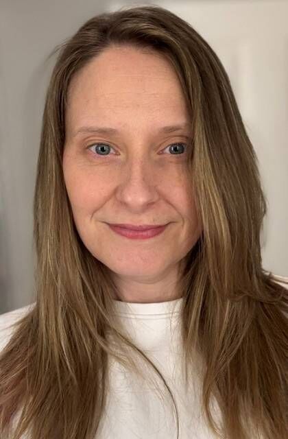 Aoife Habenicht said of her care: 'Of my 25 radiation sessions, six were delayed because the LINAC machine broke down and we had to move to another unit.'