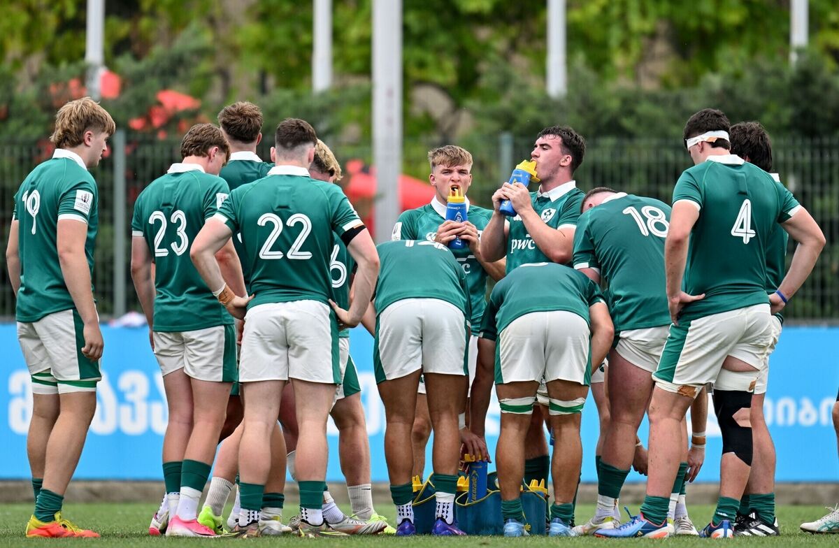 Ireland's Johnny O'Sullivan and Ben Blaney during a water break. Pic: ©INPHO/Levan Verdzeuli.
