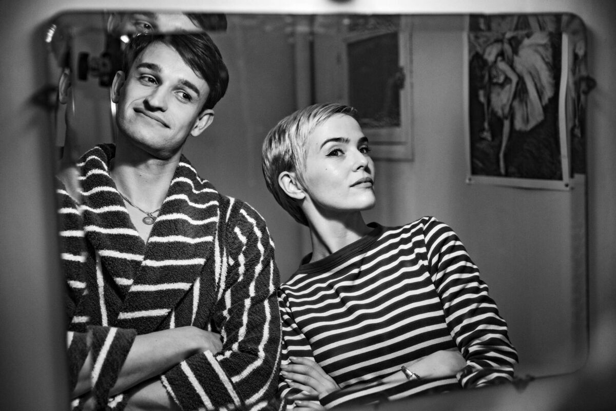 (Left to right) Aubry Dullin as Jean-paul Belmondo and Zoey Deutch as Jean Seberg in Nouvelle Vague. Photo: Jean-Louis Fernandez/Courtesy of Netflix