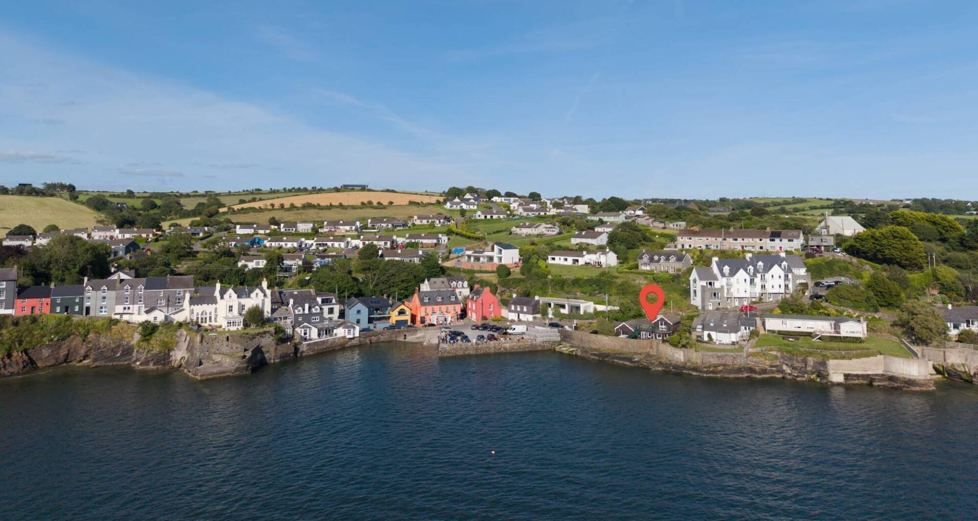 Snuggle down in Summercove at singular Dúneen