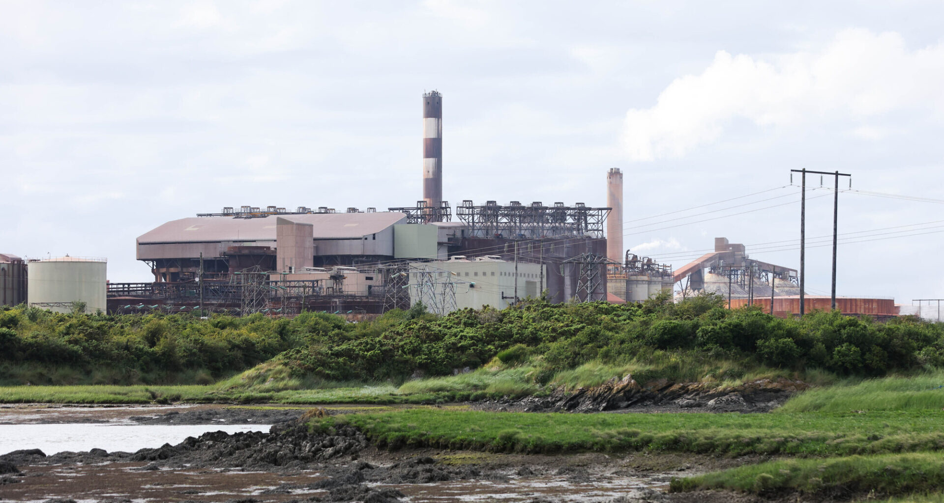 The Aughinish Alumina plant on the Shannon Estuary in Co Limerick, Europe’s largest alumina refinery, has come under renewed scrutiny over exports to Russia. Picture: Eamonn Farrell/ RollingNews.ie