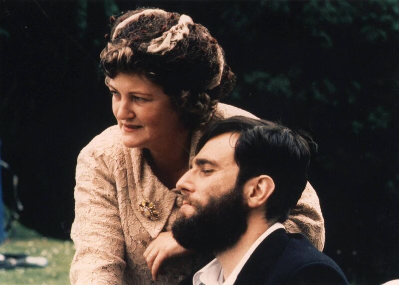 Brenda Fricker and Daniel Day-Lewis in My Left Foot