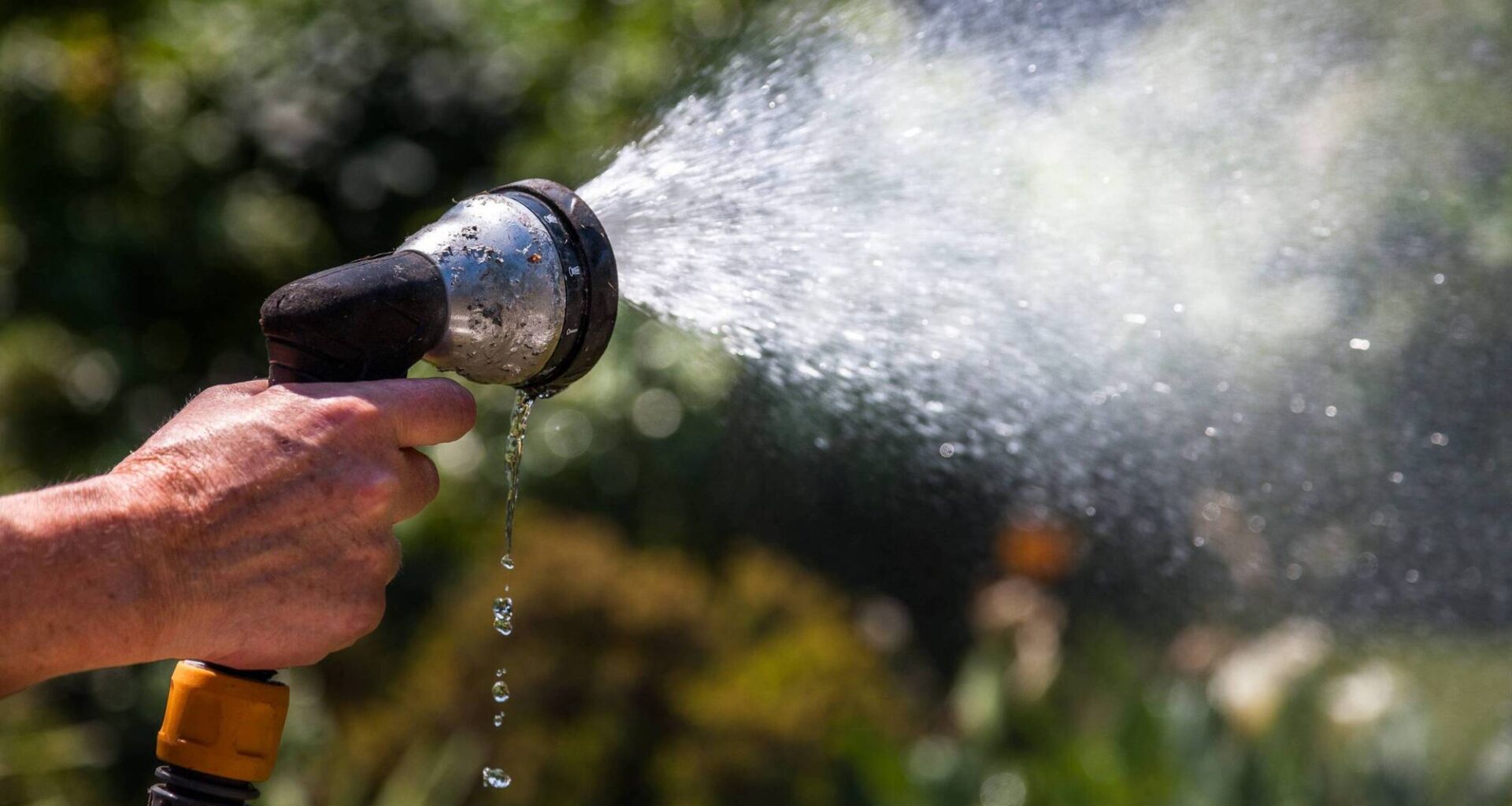 Nationwide hosepipe ban from Friday as Uisce Éireann says supplies coming under pressure  
