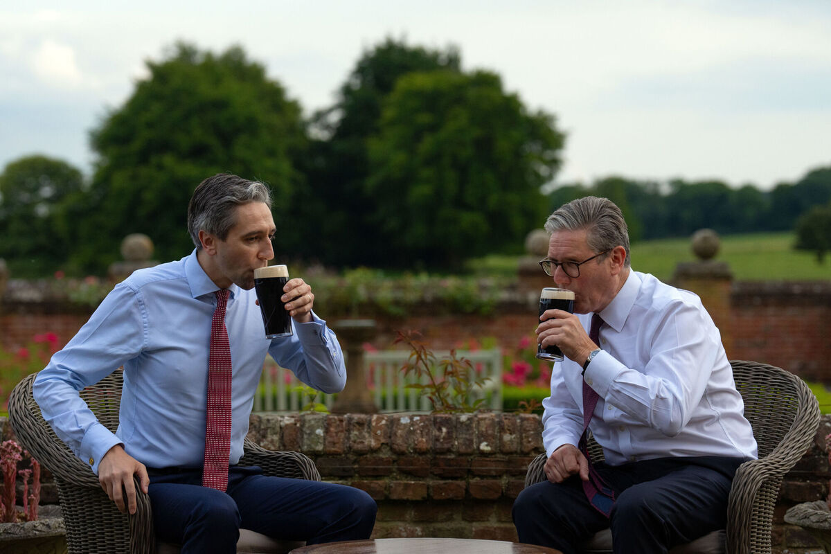 Taoiseach Simon Harris and British prime minister Keir Starmer drink Guinness at Chequers, the country house of the prime minister in 2024. Picture:Carl Court/PA