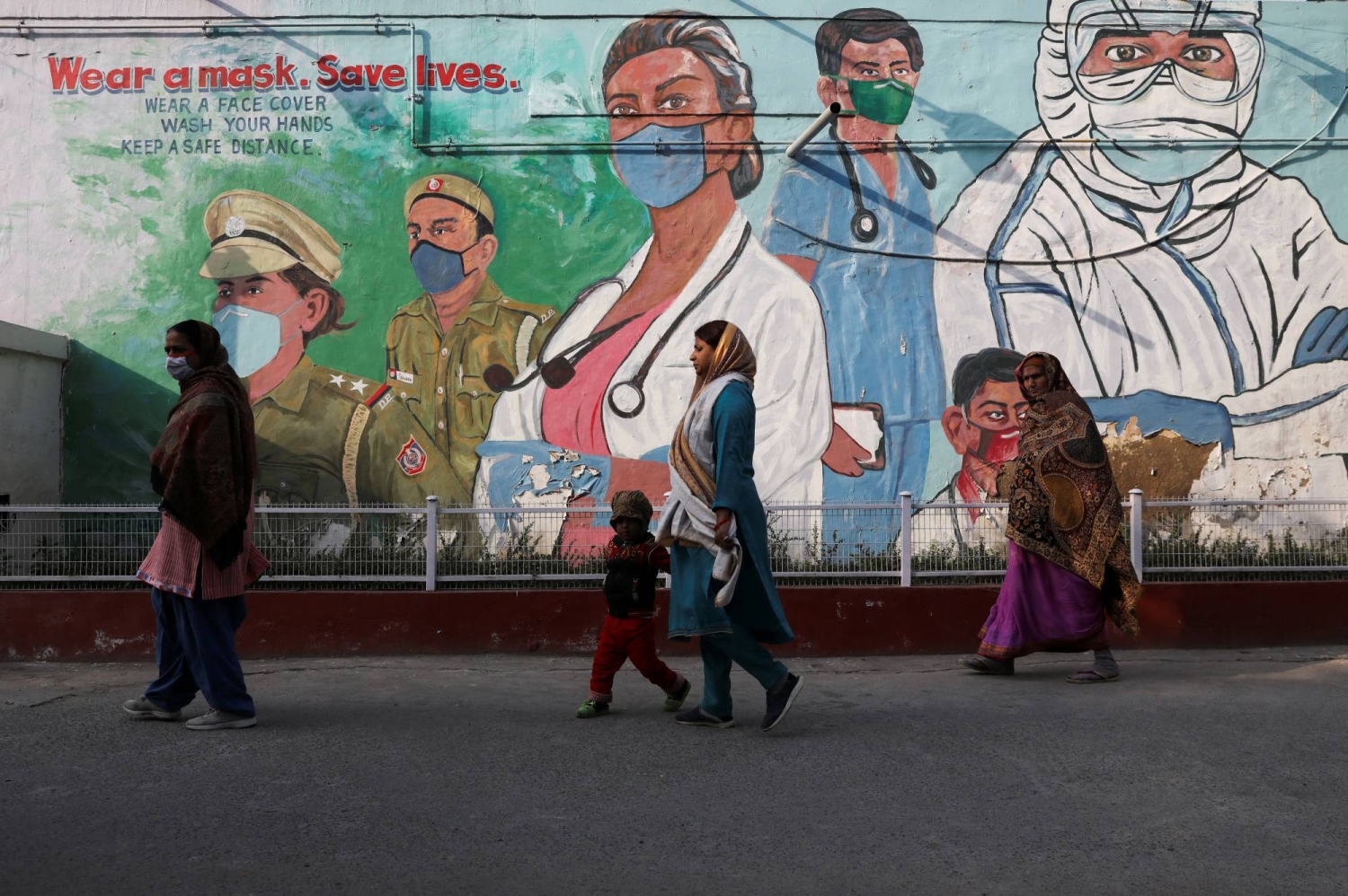 Inequality best predicts how nations handle pandemics, study finds