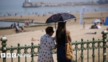 South-east England amber heat health alert issued by UKHSA - BBC