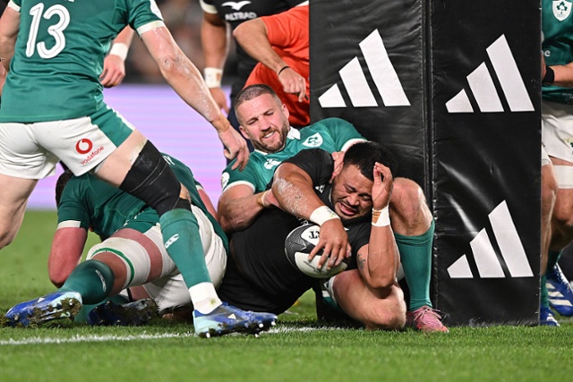New Zealand trounce Ireland to extend Eden Park Record