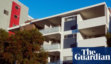 House prices fall in four capital cities as Sydney values drop nearly $50,000 this year | Housing
