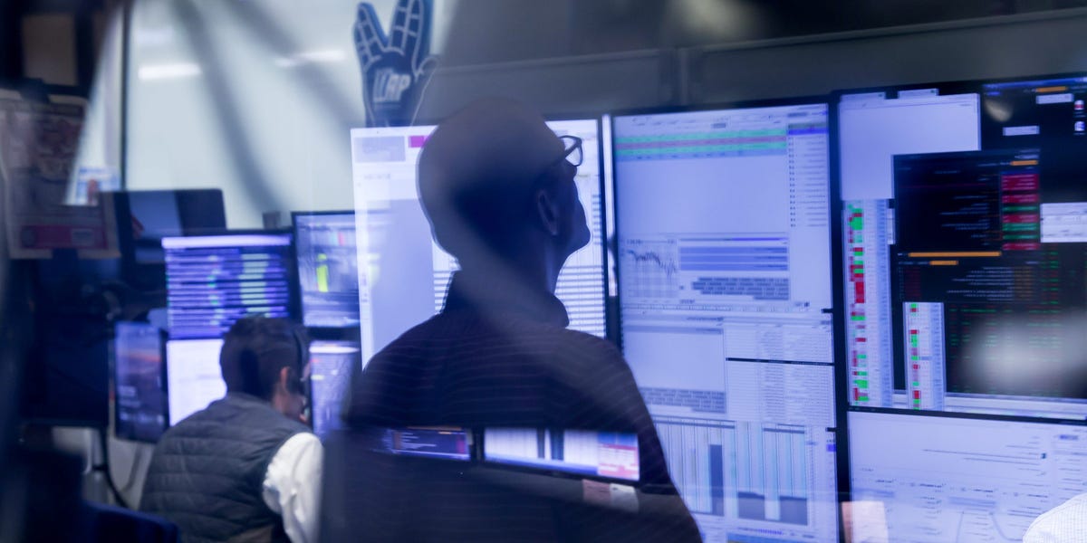 Permabear Who Called Dot-Com Crash Says He's Watching These Market Signals