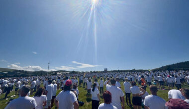 Almost 3,000 take part in Pilates world record attempt at Knockaloe