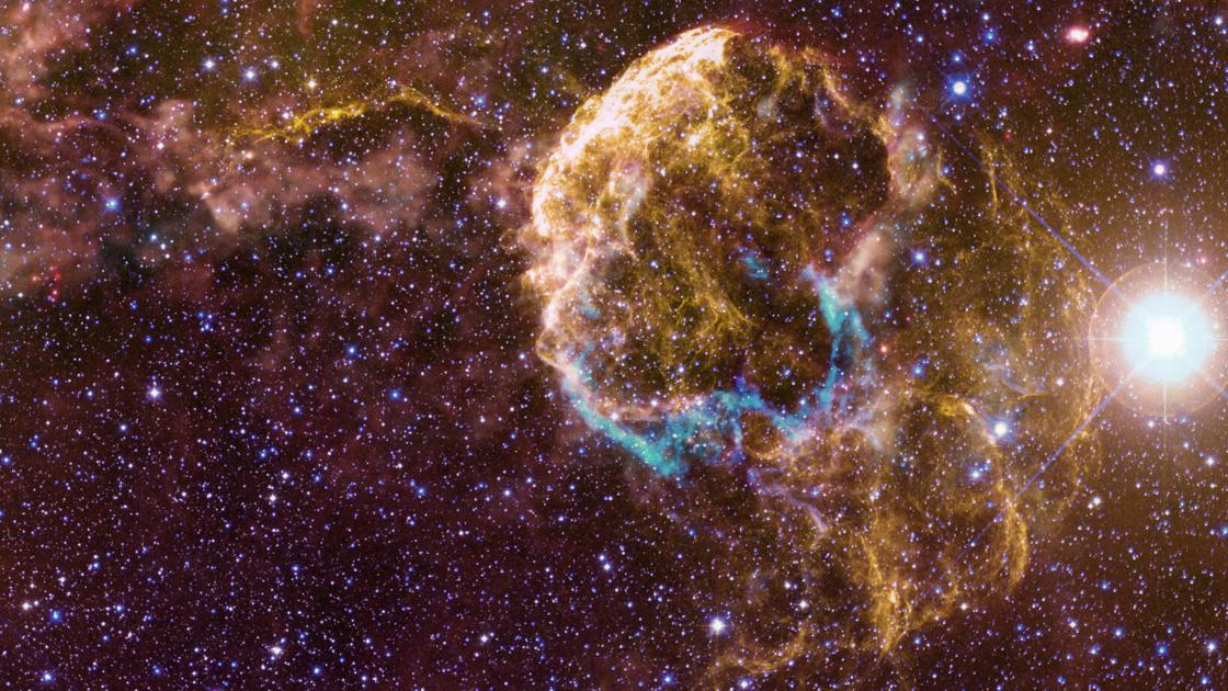 New research reveals massive stars both exploded in tandem