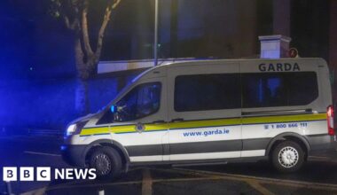 County Monaghan: Man charged over bomb in car - BBC