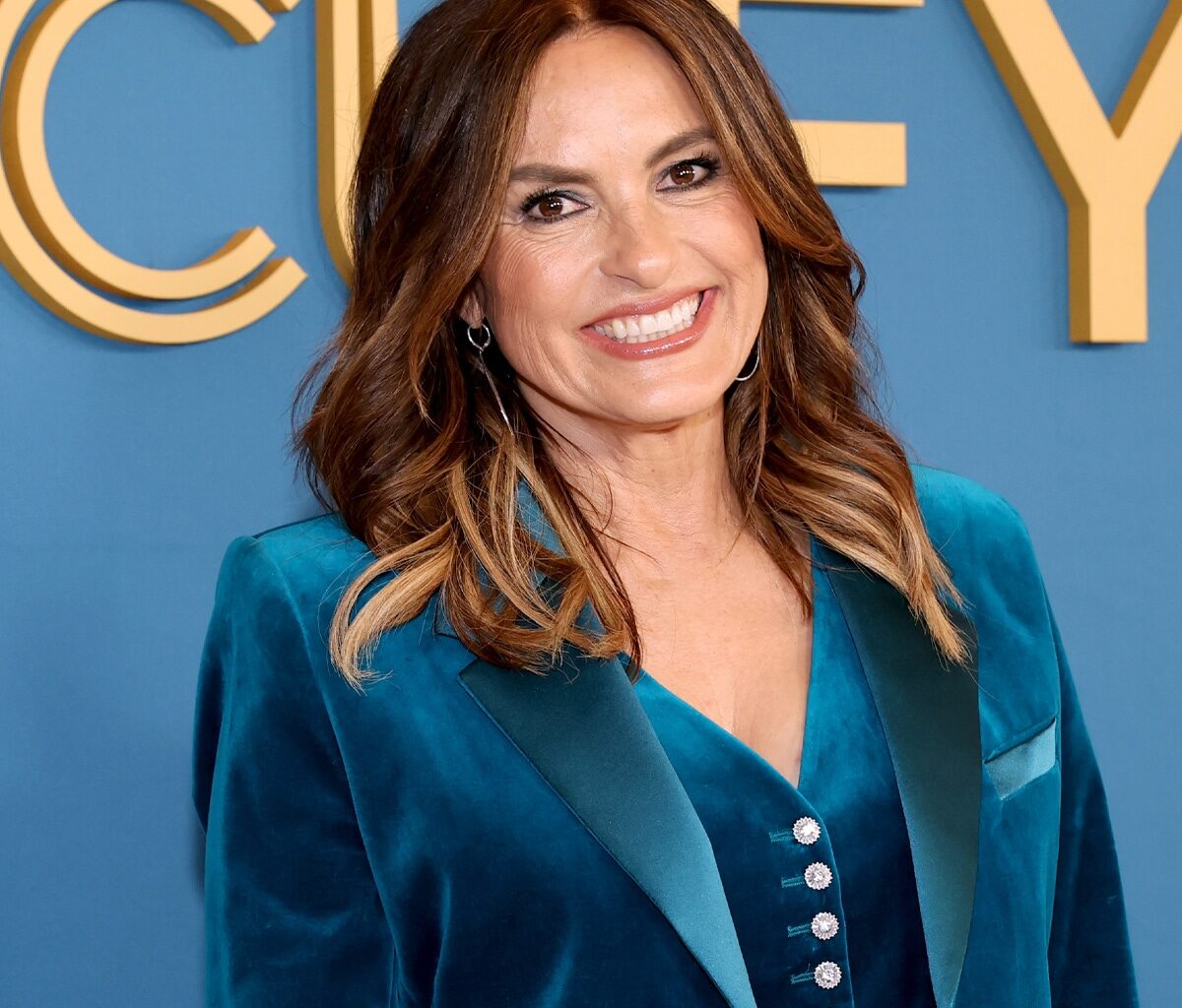 Inside Mariska Hargitay's World: Taylor Swift Wedding, Knicks, Emmys & More