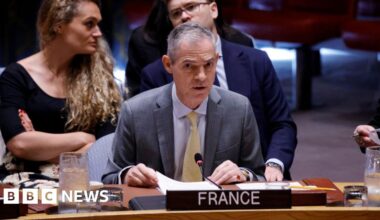 US walks out of UN Security Council meeting during France's remarks - BBC