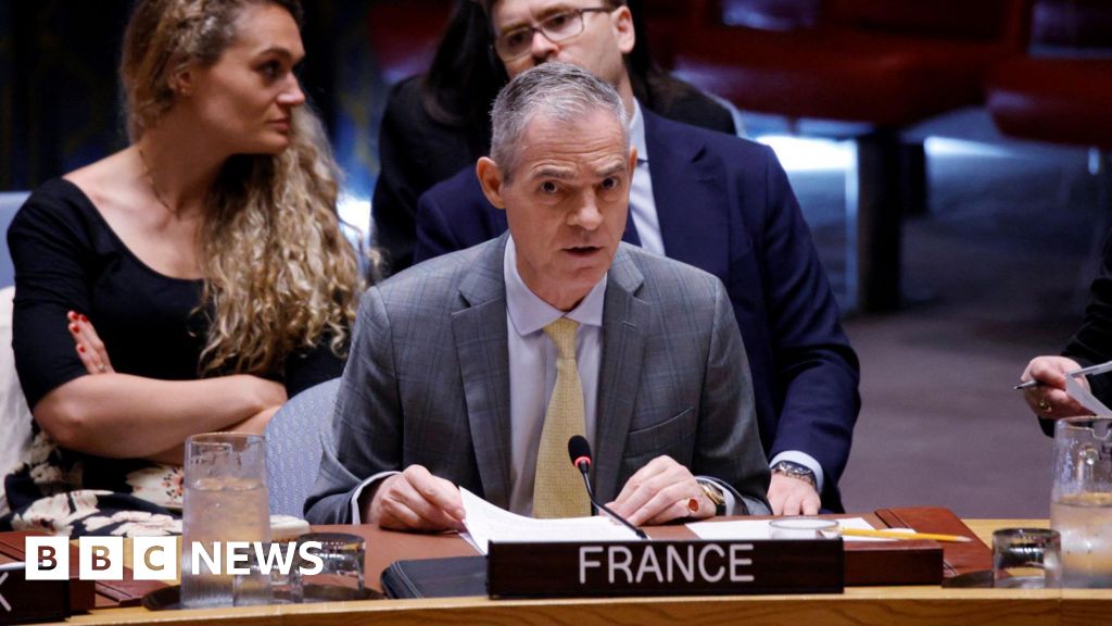 US walks out of UN Security Council meeting during France's remarks - BBC