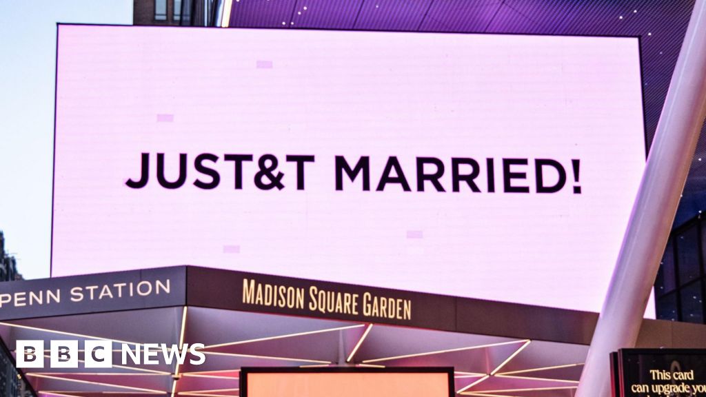 Taylor Swift and Travis Kelce marry at Madison Square Garden