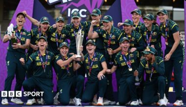 Danni Wyatt-Hodge & Ellyse Perry in batting action