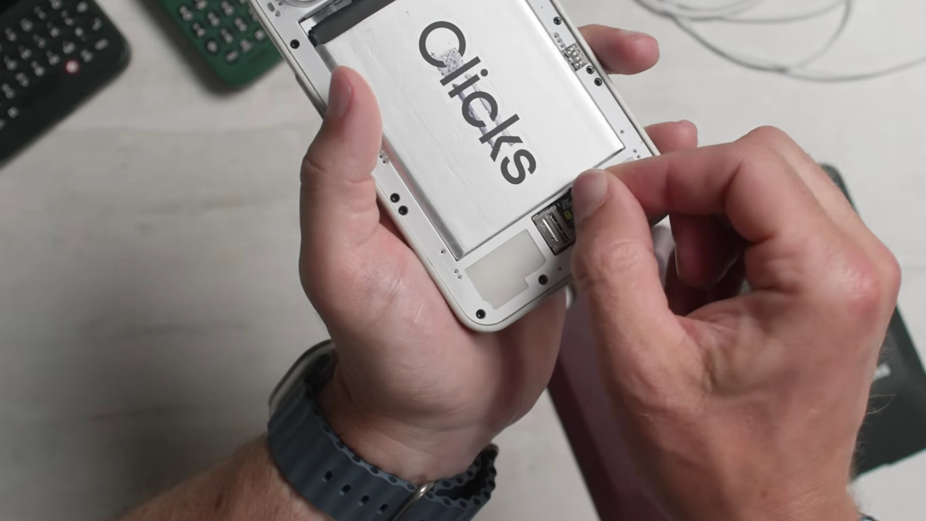 Clicks Communicator removable backplate sd card Clicks Communicator removable backplate sd card
