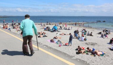 Salthill promenade shop says competing kiosk nearby is hitting frozen fruit tub sales – The Irish Times
