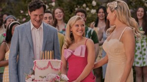 Tom Everett Scott, Lexi Minetree, June Diane Raphael in 'Elle'