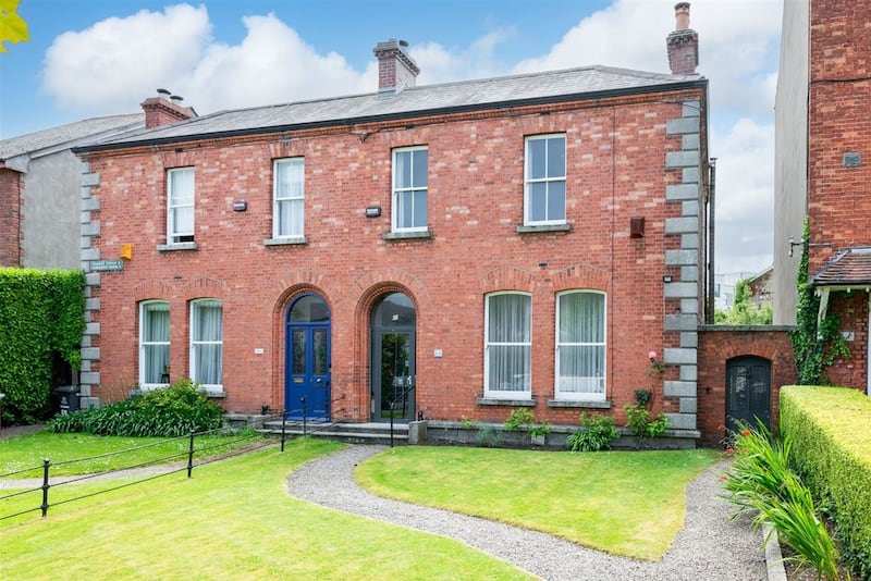 66 Kenilworth Square South