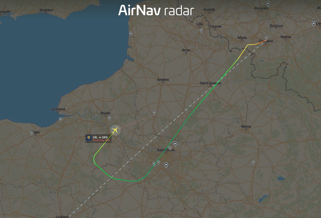 Ryanair flight FR1386 to Porto is declaring an emergency and diverting to Paris BVA