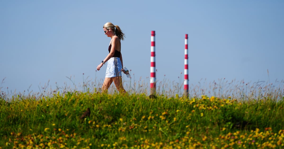 Ireland to see warm weather next week with temperatures up to 25 degrees – The Irish Times