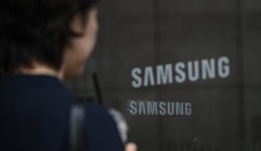 Asian stocks tumble on AI jitters after Samsung forecast – The Irish Times