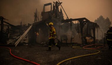 Wildfires: France orders evacuation of tourist hotspot as Spain declares national emergency – The Irish Times