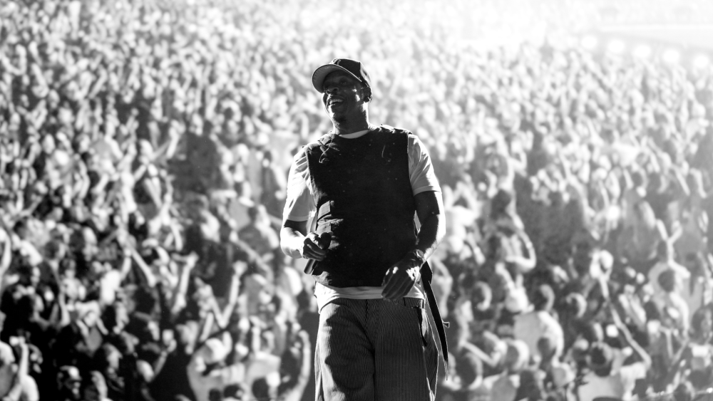Jay-Z Brings Out Beyoncé, Blue Ivy Carter at Yankee Stadium