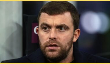 Transfer news expert Fabrizio Romano grimaces.